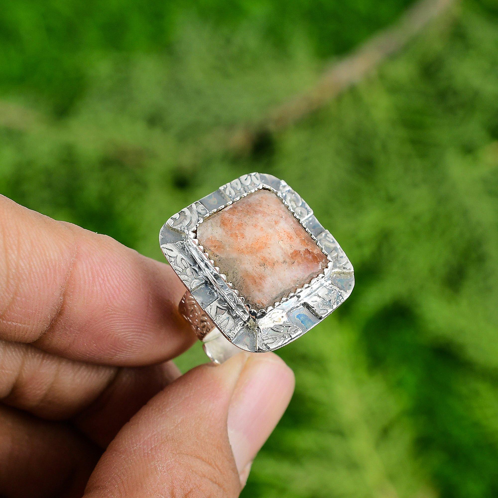 

Подарок для нее Кольцо-солитер из серебра 925 пробы с натуральным солнечным камнем, регулируемое Adjustable