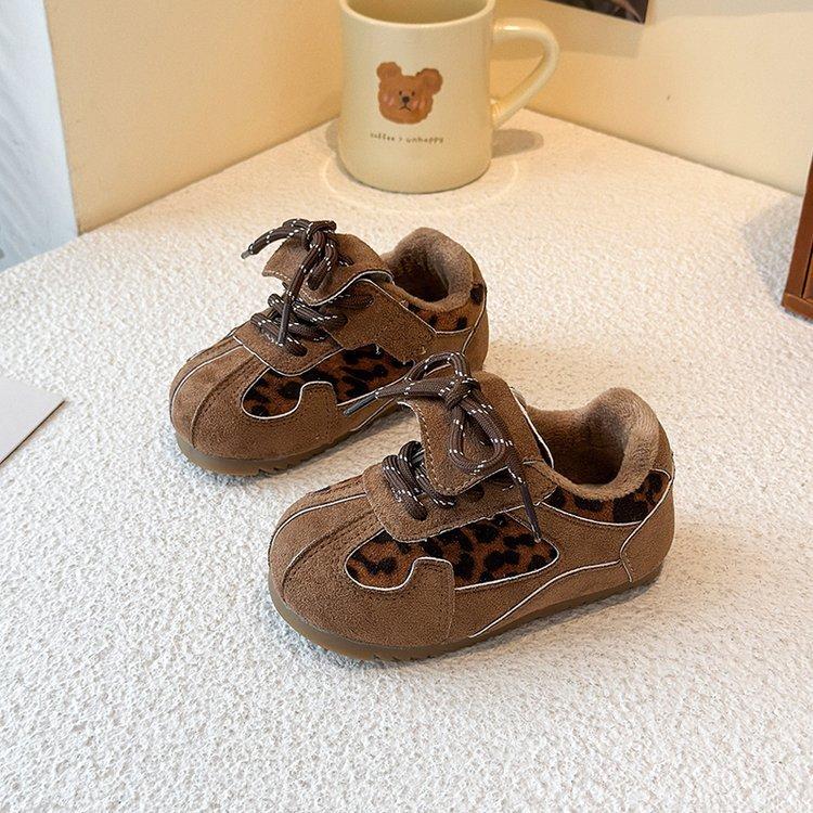 Children's retro leopard print training shoes 2025 winter new girls velvet casual shoes boys two cotton sports shoes