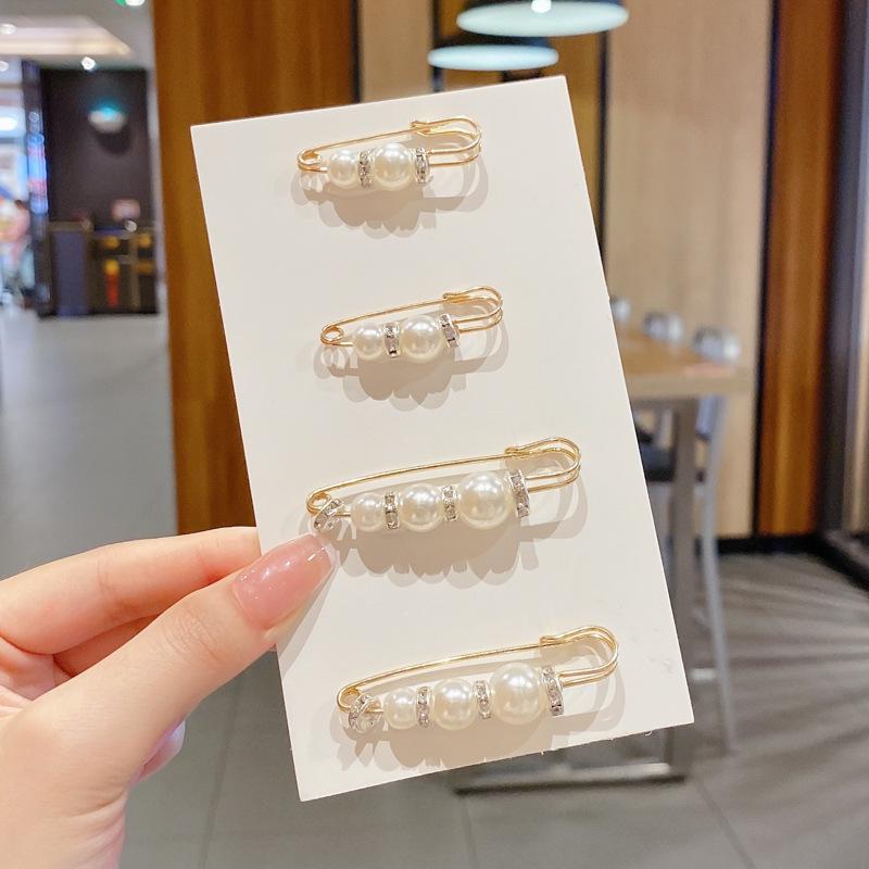 Pearl Smiley Face Brooch Pin - Cute Anti-Exposure Women's Collar Accessory