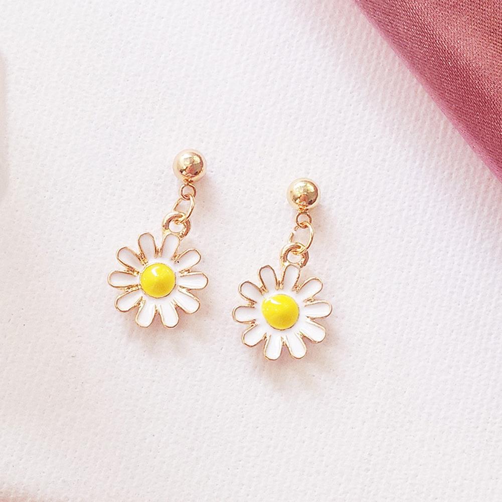 Women Bright Daisy All Matching Flower Earrings Delicate Fashion Earrings