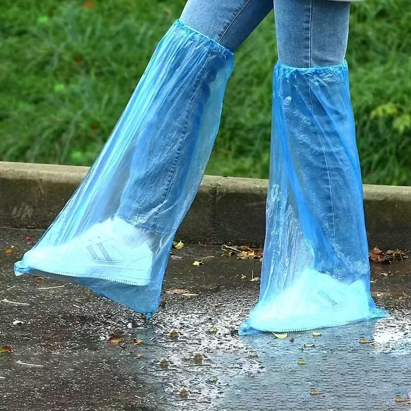 Einweg-Regenschuhüberzug Wasserdicht und rutschfest Kunststoff Outdoor Verdickt Verschleißfest Isolations-Fußüberzug Regensicher