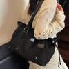 2025 New Retro British Style Commuter Handbag Fashionable High-end Texture Niche Design Underarm Bag Tote Bag