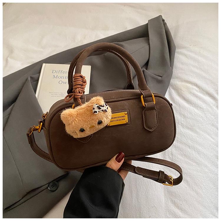 

Premium sense retro autumn and winter new bag women s 2025 commuter handbag Korean version foreign style niche shoulder messenger bag
