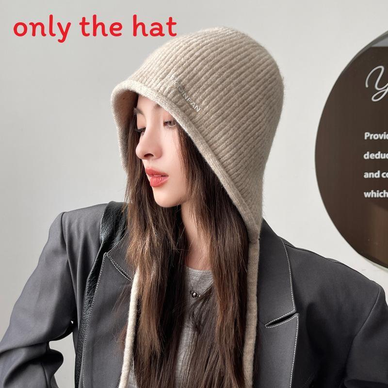 Knitted Fashion Hat With Solid Color Design And Letter Decoration For Wear Daily
