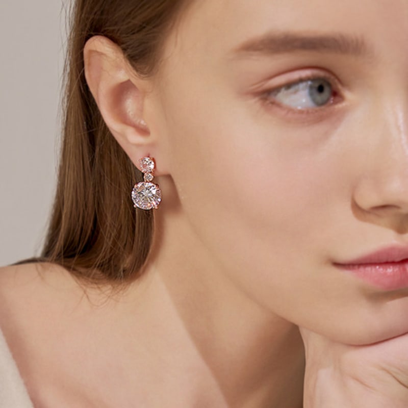 CRANNE 14K Große Zirkonia Tropfenohrringe (Goldener Pin) C24EGP195