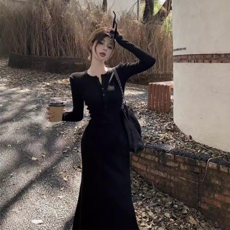 Yellow V-neck Long-sleeved Knitted Dress Women's White Inner Sweater Skirt Pure Desire Slim-fitting Hip-wrapped Long Skirt