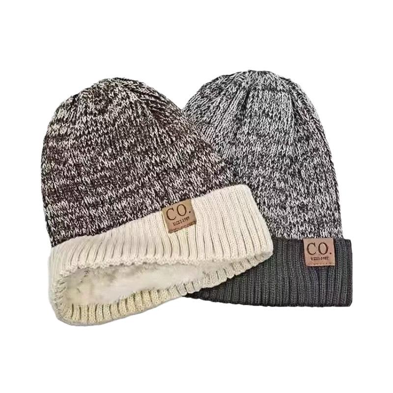 Warm Wool Hat with Fleece Lining, Stylish Color-Block Design, Fits Large Heads, Ear Protection, Ideal for Men and Women