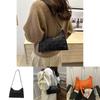 Stylish Versatile Crescent Bag Soft Pu Material With Convenient Zipper Closure For Everyday Fashion