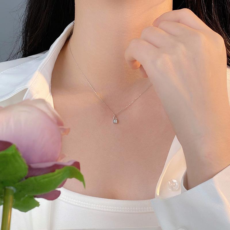Gentle Mosang Stone Lock Necklace for Women's Simple and Fashionable Personality Necklace with Collar Chain
