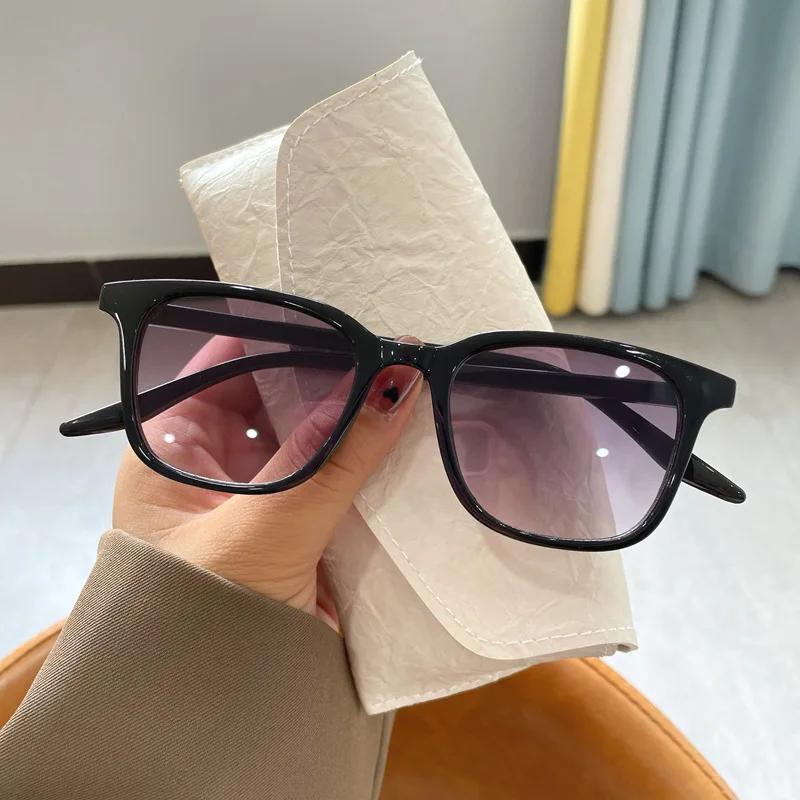 New Personality Square Frame Sunglasses Retro Yellow Men Fashion Frosted Small Frame Glasses Women Trend Two-tone Sunglasses