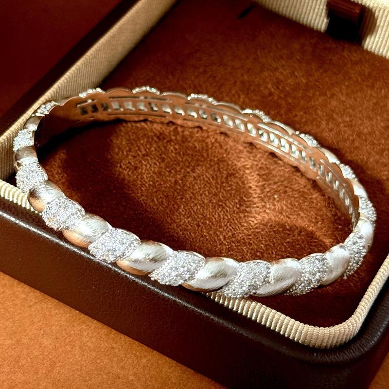 

17CM New Vintage 100% High Quality Pave 5a Zirconia Rotating Brushed Bracelet for Women Gift Party Fine Luxury Jewelry