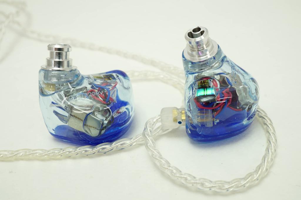 Canal Works Universal Monitor Limited Edition Blue Snow Wired 2pin Ear Monitor Earphone Universal Monitor In-Ear CW-U32GRV 3.5mm 3-way/4-driver In-Ear