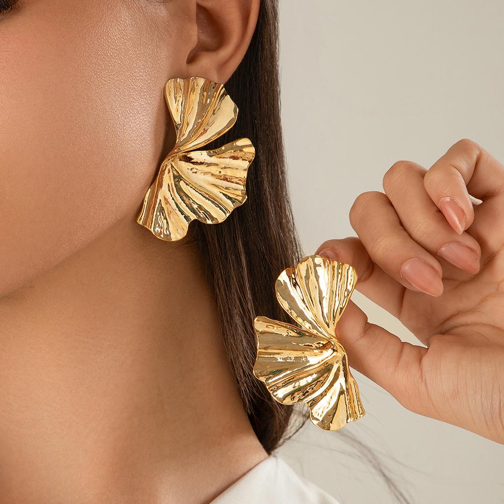 

Ingemark Exaggerated Big Maple Leaf Stud Earrings for Women Punk Gold Color Geometric Petal Piercing Earrings Y2K Accessories