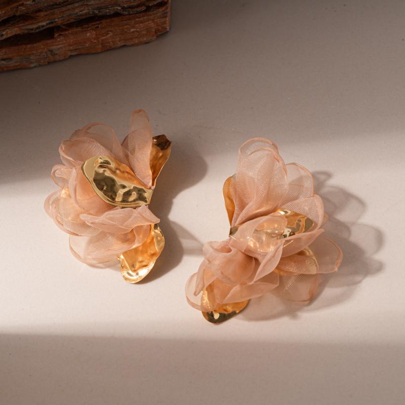 

1 Pair Women S Exaggerated Cloth Petal Ear Studs Fluffy Chiffon Flower Stud Earrings Pleated Slice Nail Earring Ear Jewelry A2