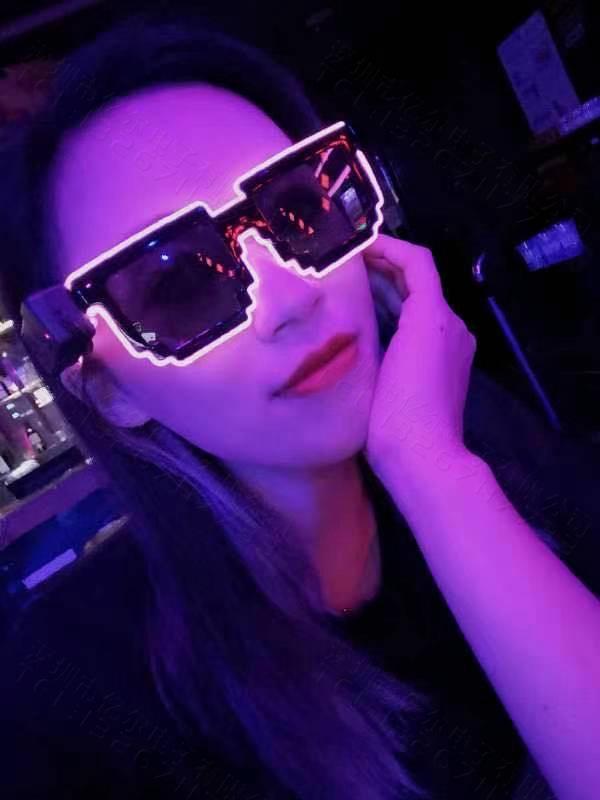 Wireless LED Mosaic Luminous Sunglasses - Creative Party Photo Props for TikTok, Birthdays, Bars, and Gifts