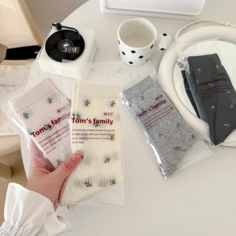 Female Spring and Summer New Cotton Broken Flowers Breathable Deodorant Wicker Boneless Tube Socks