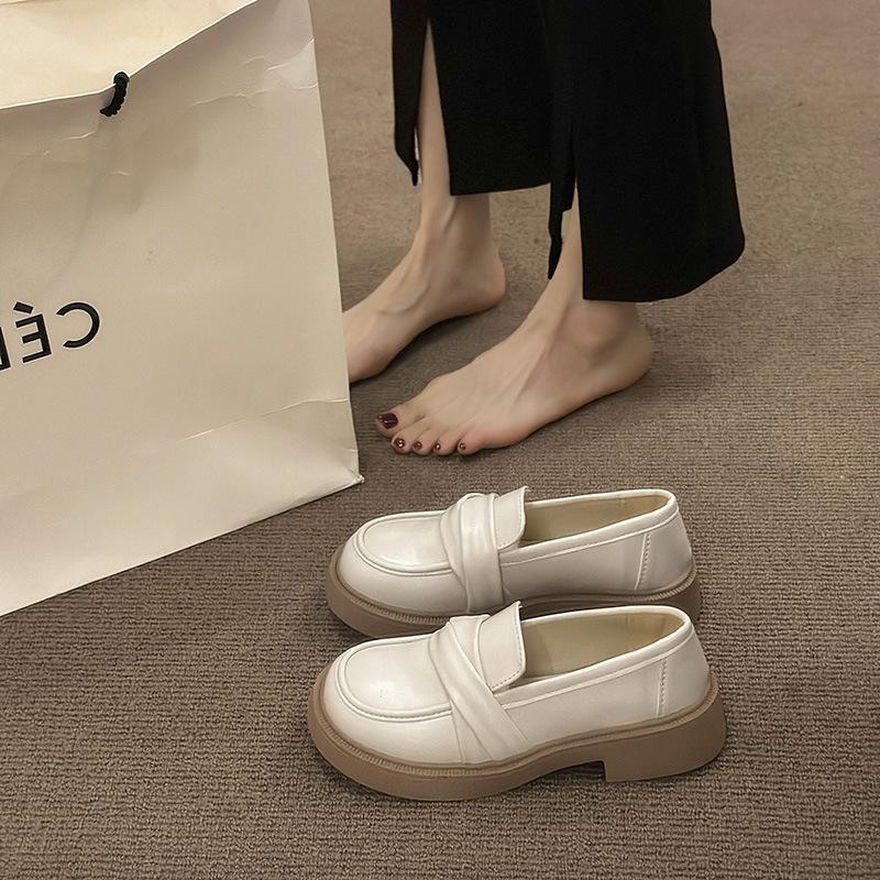 Лоферы женские весна и осень 2025 новые повседневные женские туфли на платформе туфли-одиночки черные в британском стиле маленькие кожаные туфли 40 4270₽