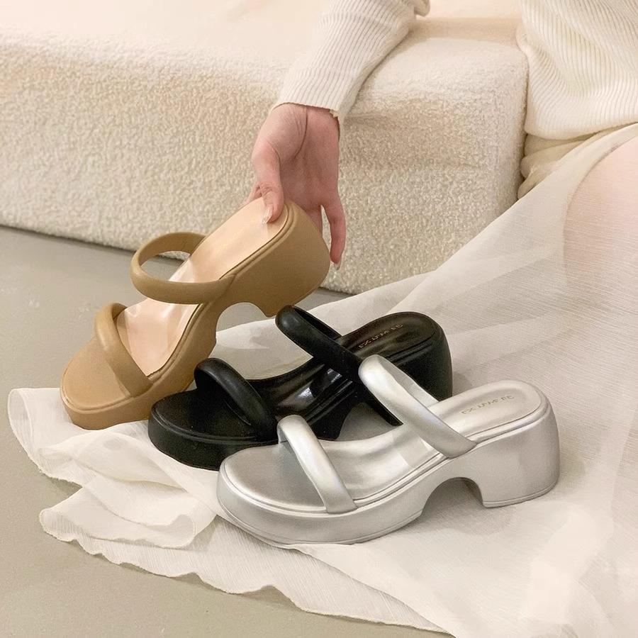 Fashion Women's Shoes Silver Slippers Soft Luxury Slides Shale Female Beach Platform Rubber Flip Flops Comfort Designer Sabot Hawaiian C