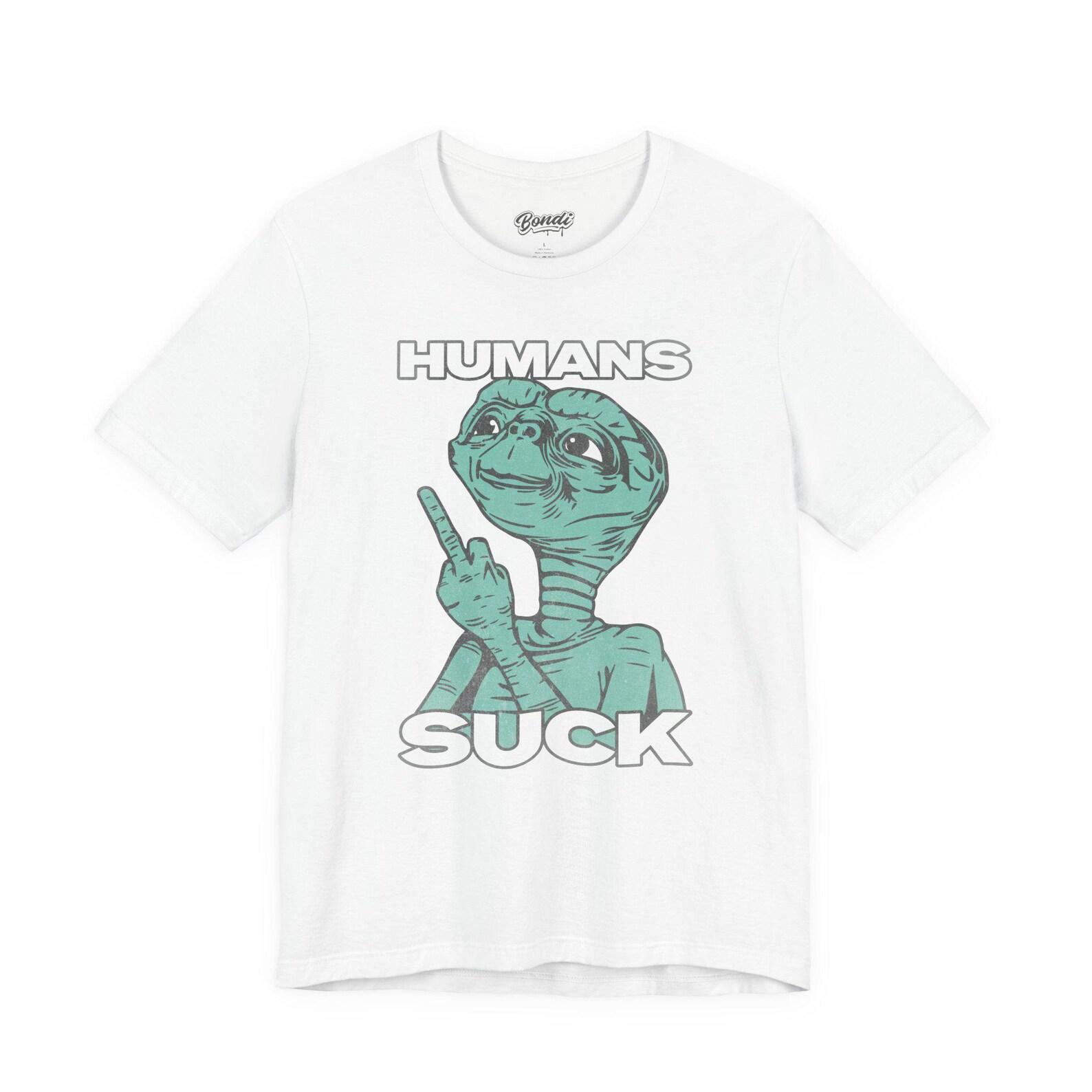 Retro Alien Shirt, Vintage Sci Fi Graphic Tee, 80s Retro T-Shirt, Cute Alien Gift, Nostalgic Graphic Shirt 2XL