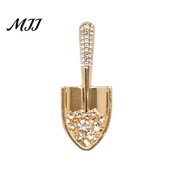 Oxidation Resistant Pin Mini Rhinestone Shovel Brooch, Men Women Golden Lapel Pin, Accessory Decorative Badge Jewelry for Clothes Bag Hat Scarf