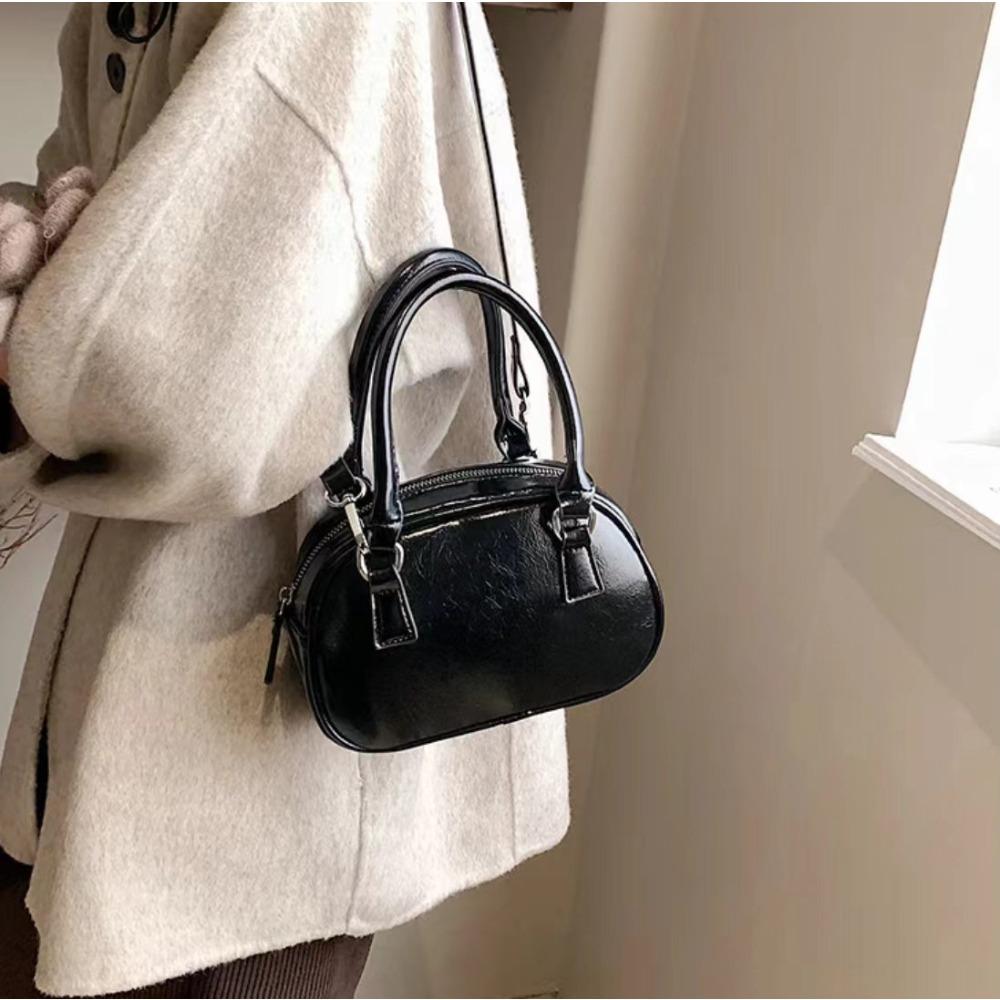 Red Retro Small Bag 2024 New Women's Bag Spring and Summer Popular Shoulder Messenger Bag Portable Commuter Bag