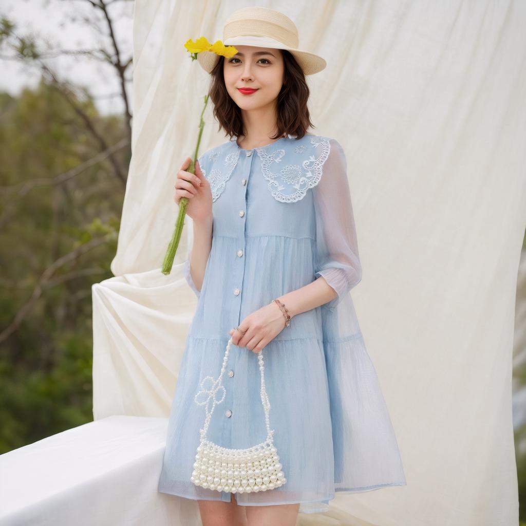 Frühling und Sommer Neues besticktes Puppenkragen-A-förmiges Rockimitat Dreidimensionales Glanzkleid