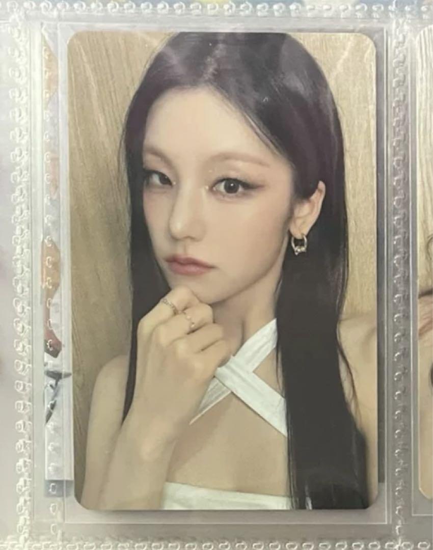 

[USED] ITZY Shanghai Offline Winner Exclusive Trading Card Yeji China