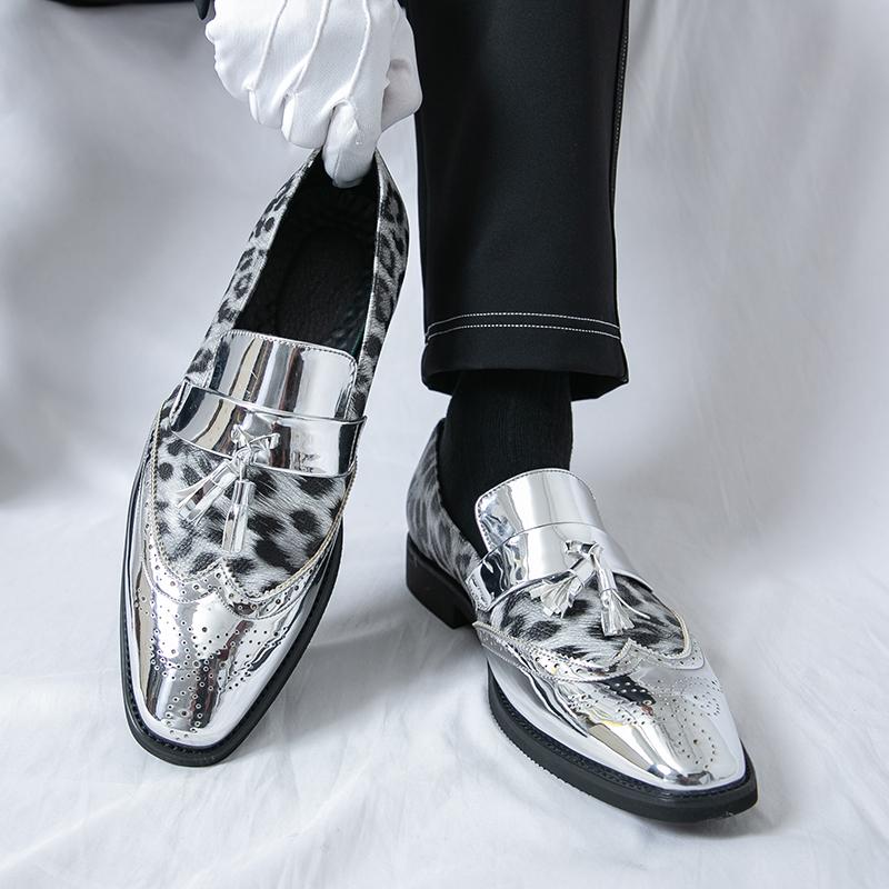 Europäischer und Amerikanischer Stil Patent Glänzende Oberfläche Quasten Slipper Herren Retro Mode Bankett Nachtclub Frisur Schuhe