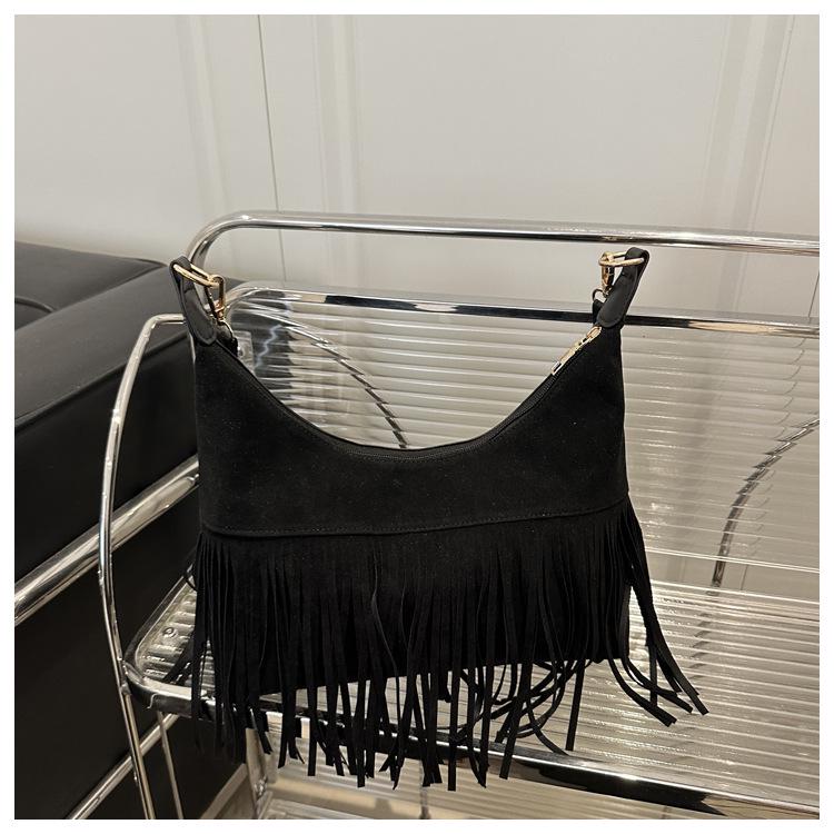 Women's Vintage Suede Tassel Crossbody Bag - Retro Frosted Shoulder Accessory for Autumn/Winter