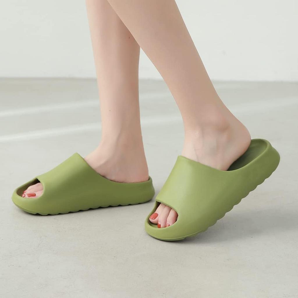 Kidmi Men Slippers Fashion Brand Men Shoes Summer EVA Flat Sandals Outdoor Nonslip Beach Slippers Casual Light Cloud Slippers