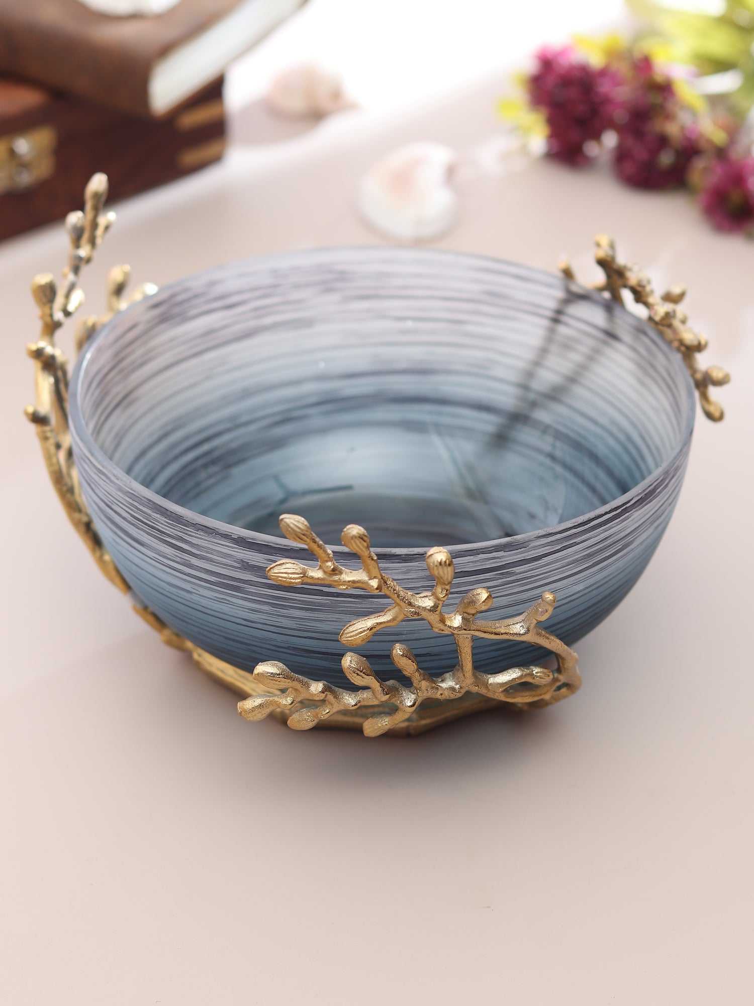 Vincent Glass Bowl in wavy grey & Gold | 21 x 21 x 13 cm 21 x 21 x 13 cm