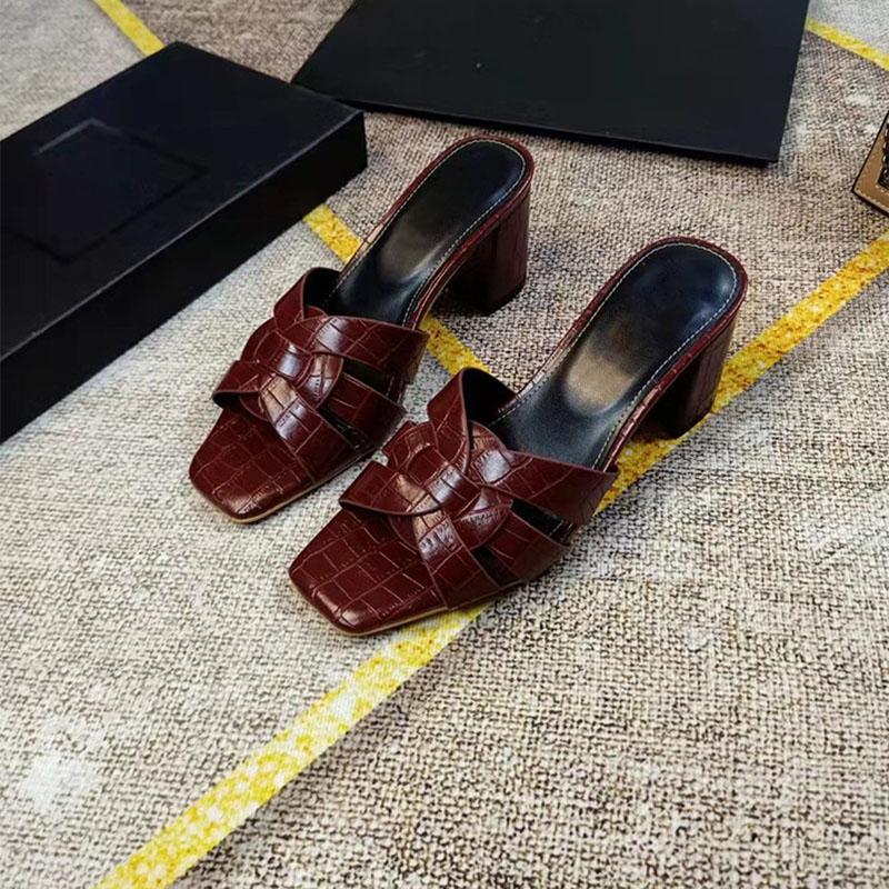 Fashion Woven circle slippers Women's high heels square patent leather flip-flops Thick designer alligator leather sandals