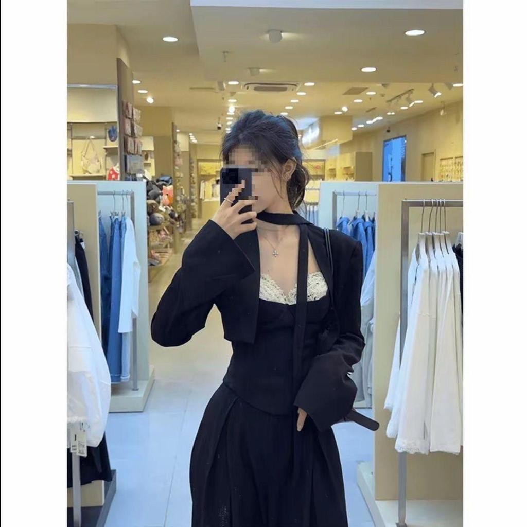 2025 French Anti-Aging Lace Slimming Long-Sleeve Outerwear with High-Waisted Wide-Leg Floor-Length Pants