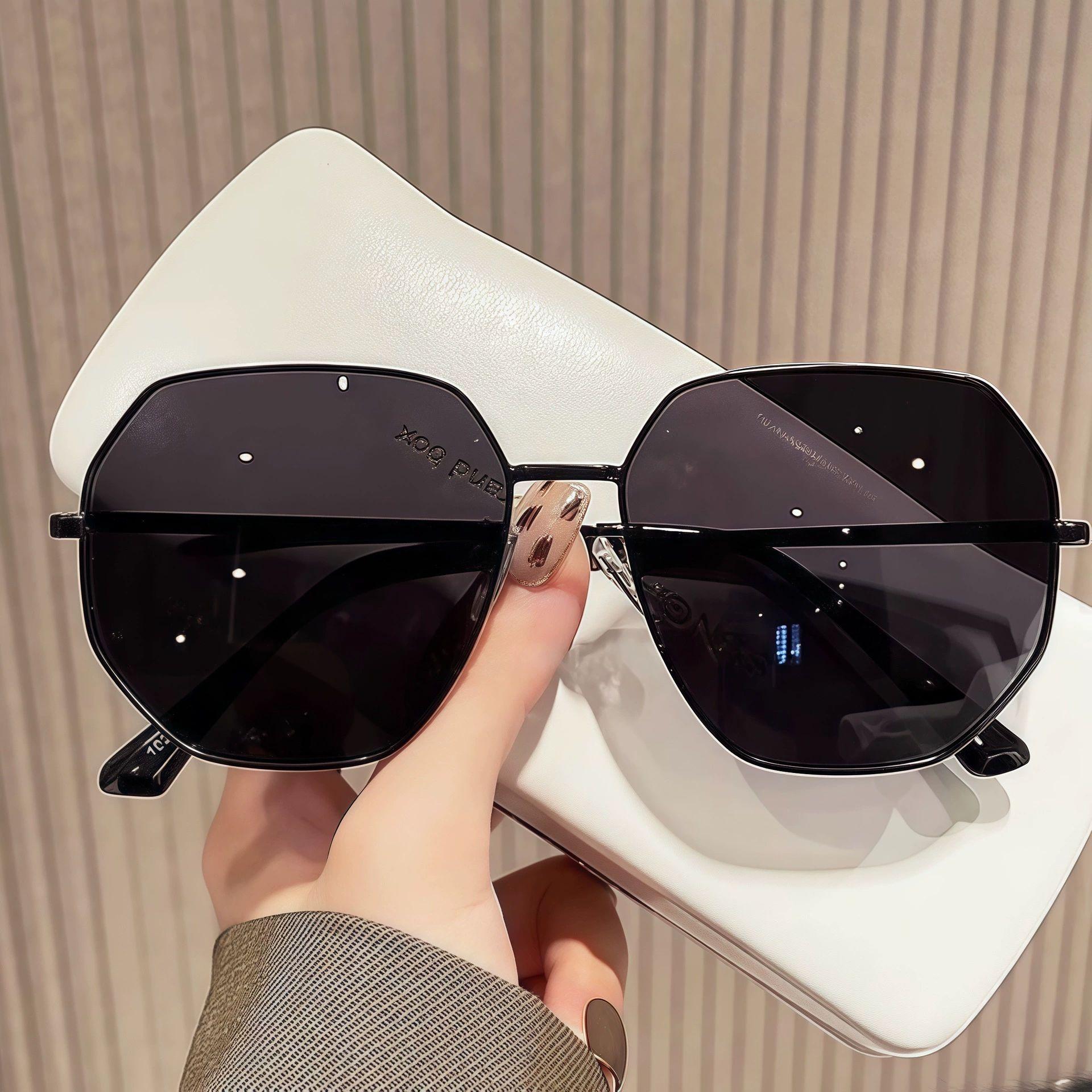 Fashionable Large Frame Sunglasses for Women Simple Polygonal Design New Style Optical Glasses for UV Protection 8659