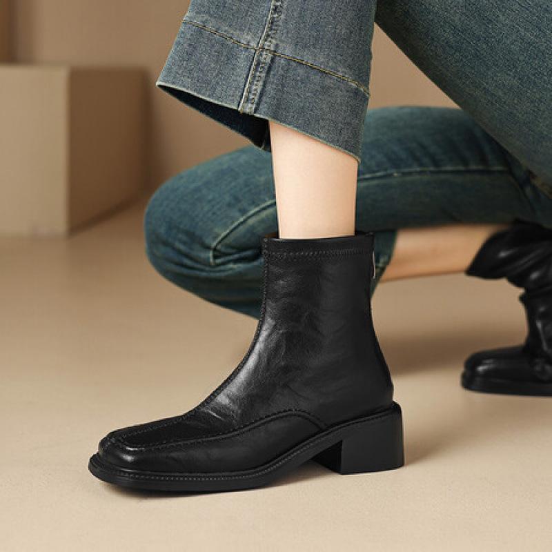 Autumn and Winter Leather Women's Martin Boots Rubber Sole Square Head Large Size Women's Boots Middle Heel Square Heel Korean Version of the New M