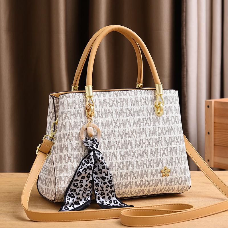 

Women s bag new fashion high-end handbag shoulder messenger bag soft leather pu women s bag women бежевий