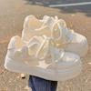 Scarpe bianche in rete traspirante versione coreana da donna 2025 estate nuovo studente versatili con pantaloni a gamba larga scarpe con plateau suola a cialda