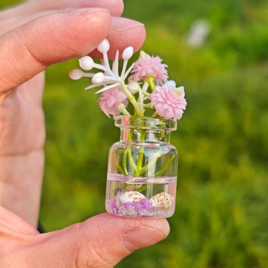 4 Pcs Mini Glass Vases Set Faux Flowers in Glass Vases Glow in The Dark Flower Vases for Desktops Car Dashboard Decor