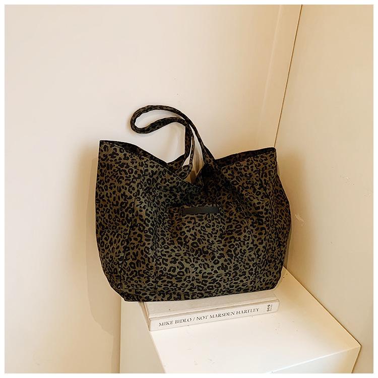 Retro Large Capacity Leopard Print Canvas Bag Commuting Women's Bag Lazy Style Shoulder Bag