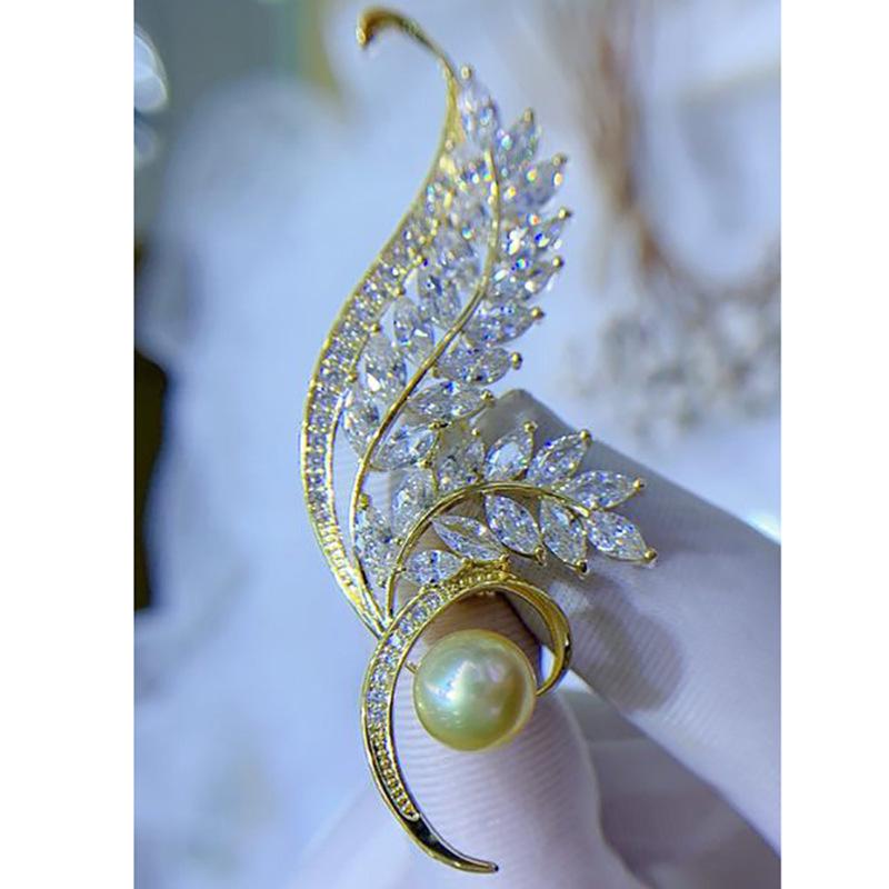 Gold-Plated Pearl & Zirconia Brooch with Wheat Ear Design