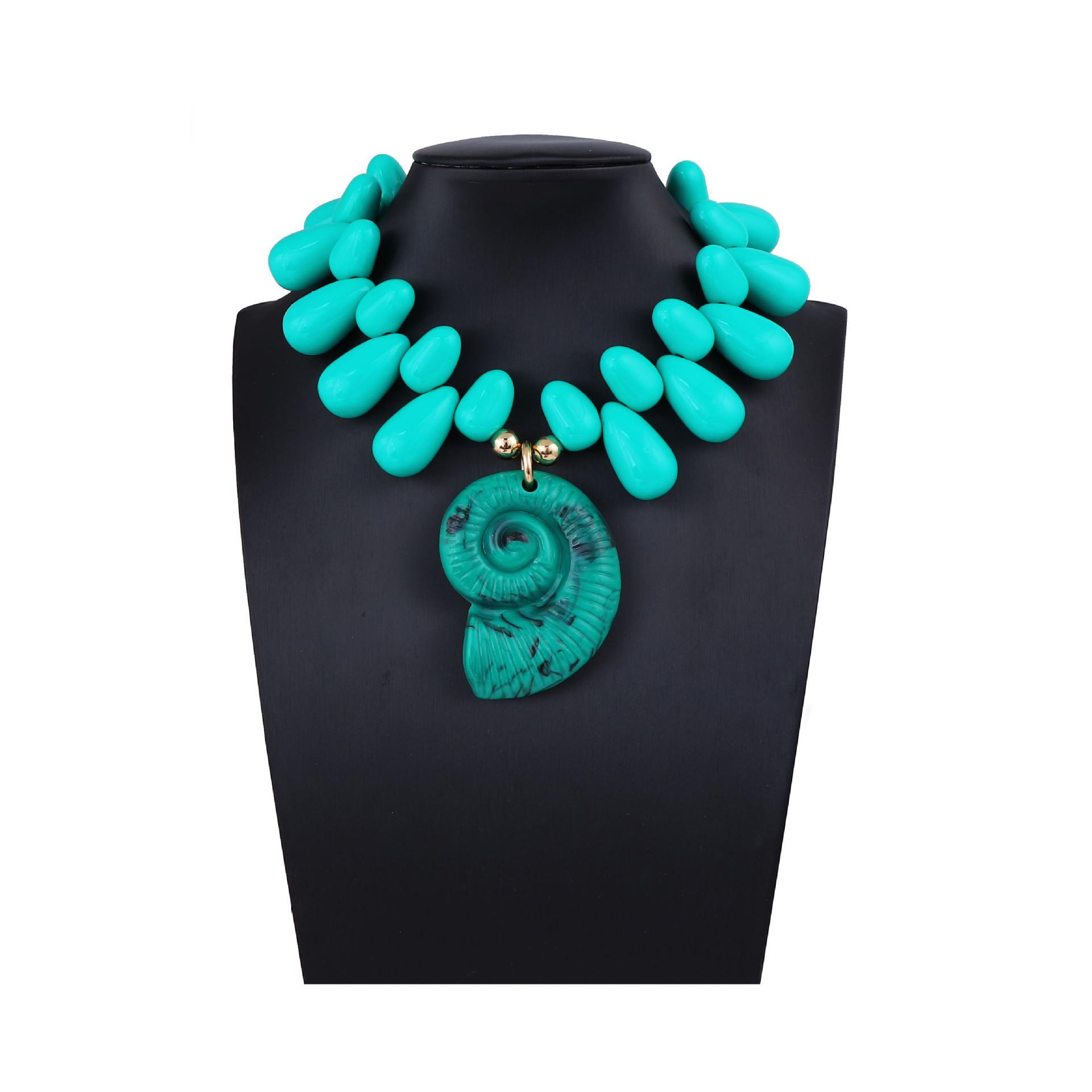 

Модне кольє для жіночих ювелірних виробів