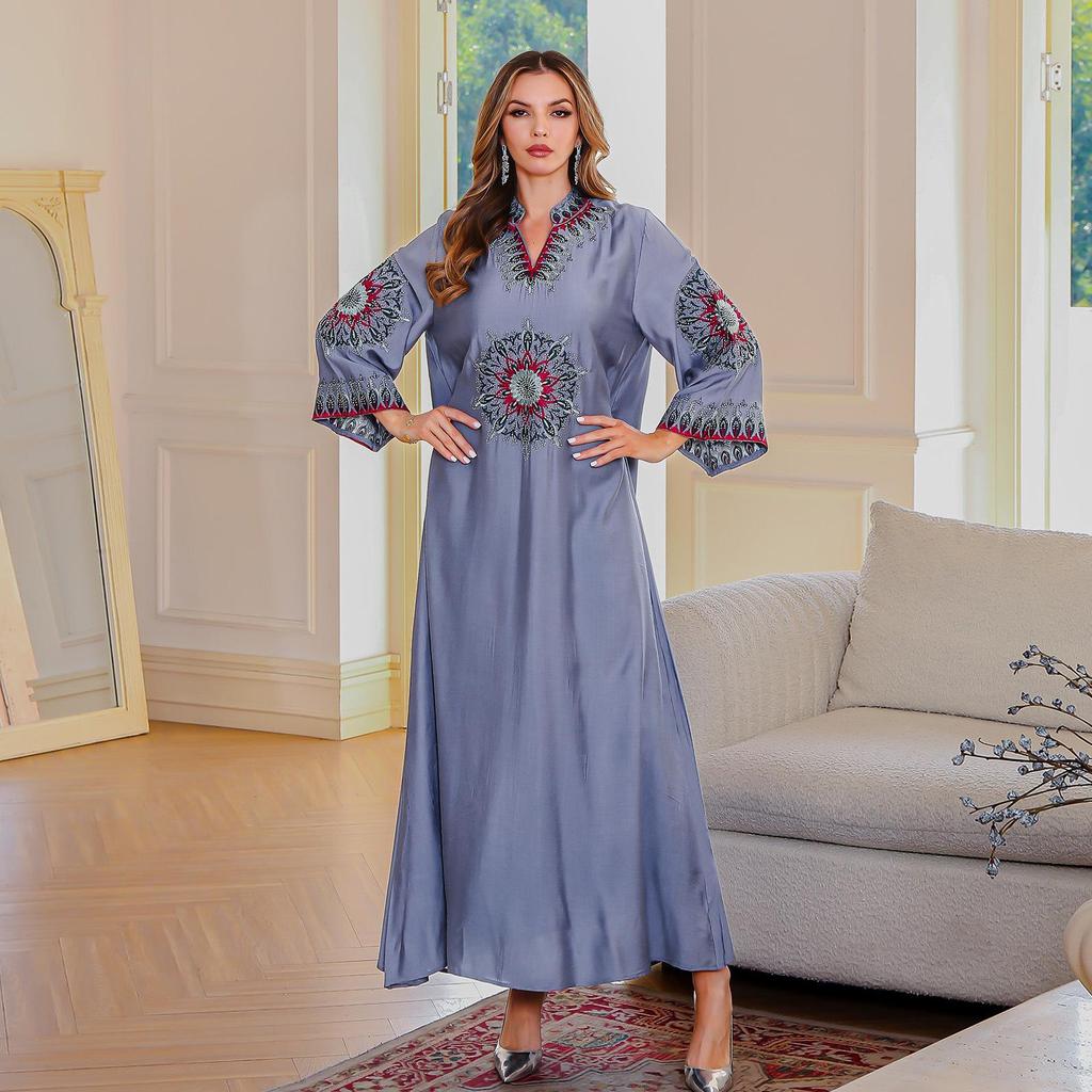In-Stock Embroidered Abaya: Loose-Fit Women's Dress, Middle Eastern Style