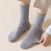 Herren Herbst und Winter einfarbig bestickte Herrensocken, nahtlose Socken, Baumwolle schweißabsorbierend, atmungsaktiv, geruchlos, Herbst Freizeit Sportsocken