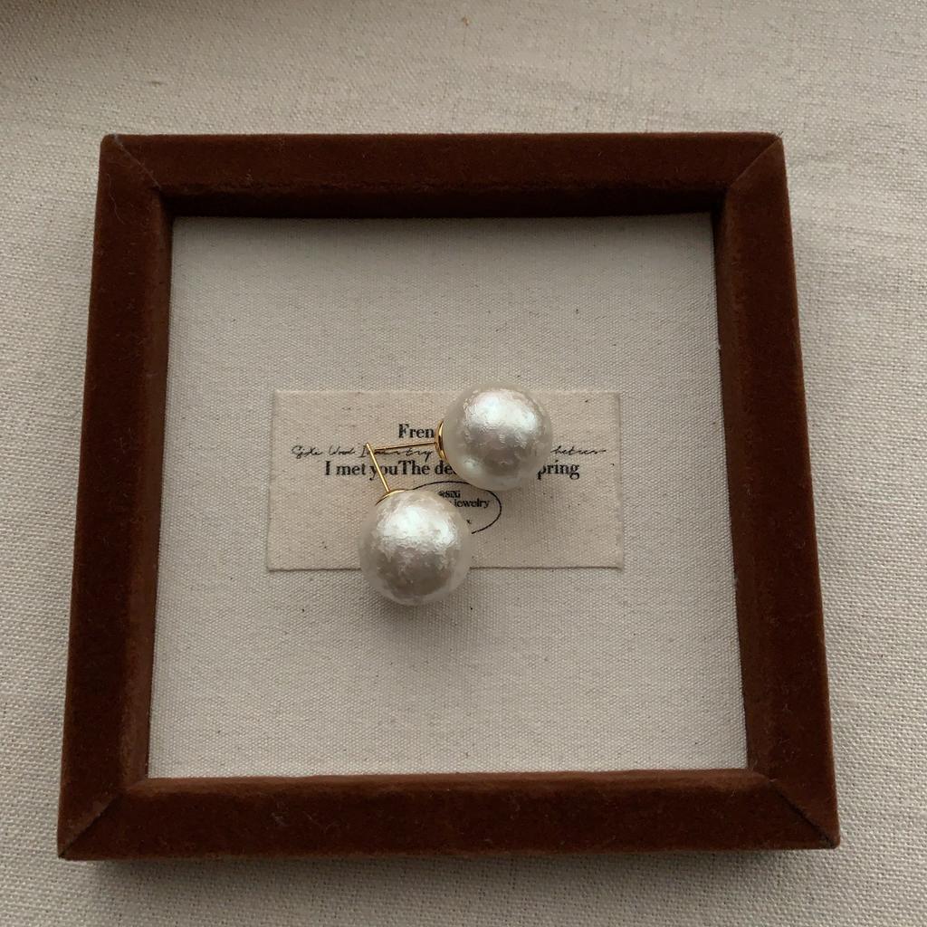 Classic Texture Pearl Stud Earrings Retro Elegant Exquisite Niche Fashion Advanced Daily Light Luxury Versatile Earrings