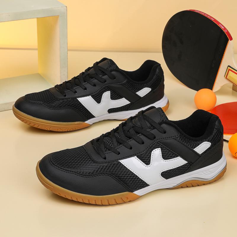 

Foreign trade new table tennis shoes men and women couples lightweight versatile non-slip wear-resistant breathable competition comprehensive training 46