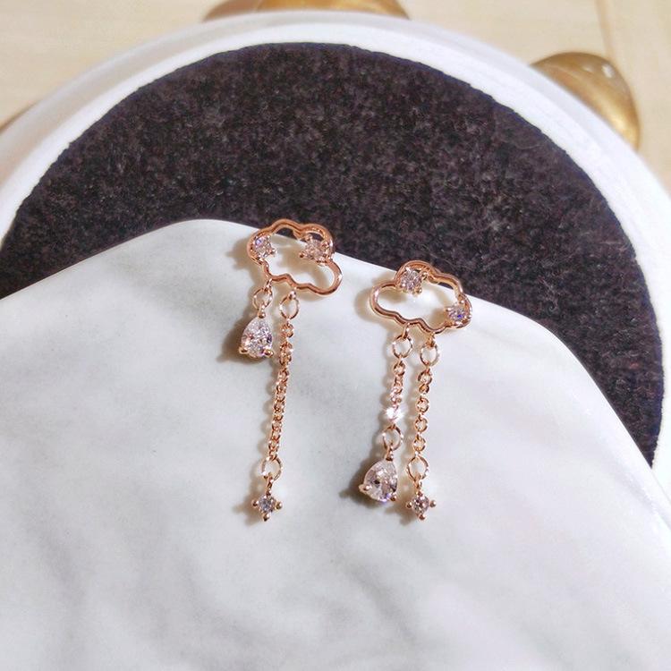 Hollowed Out Clouds with Diamond Encrusted Temperament Asymmetric Earring Women Cold Fengshui Drop Earrings