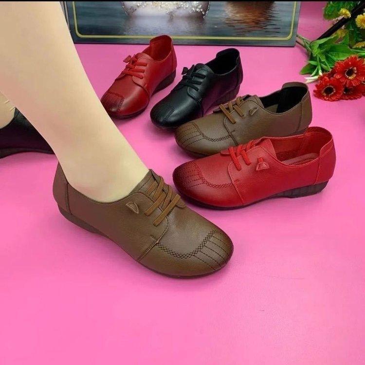 

Shoes women s 2025 spring new mother shoes soft sole soft surface non-slip women s shoes casual versatile middle-aged and elderly women s single shoes 40