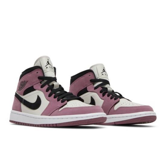 Air Jordan Wmns Air Jordan 1 Mid SE Ягодно-розовый DC7267-500 чёрный/розовый