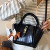 2025 New Summer Fashion High-end Bag Women's Shoulder Messenger Bag Retro Going Out Commuting Versatile Handbag