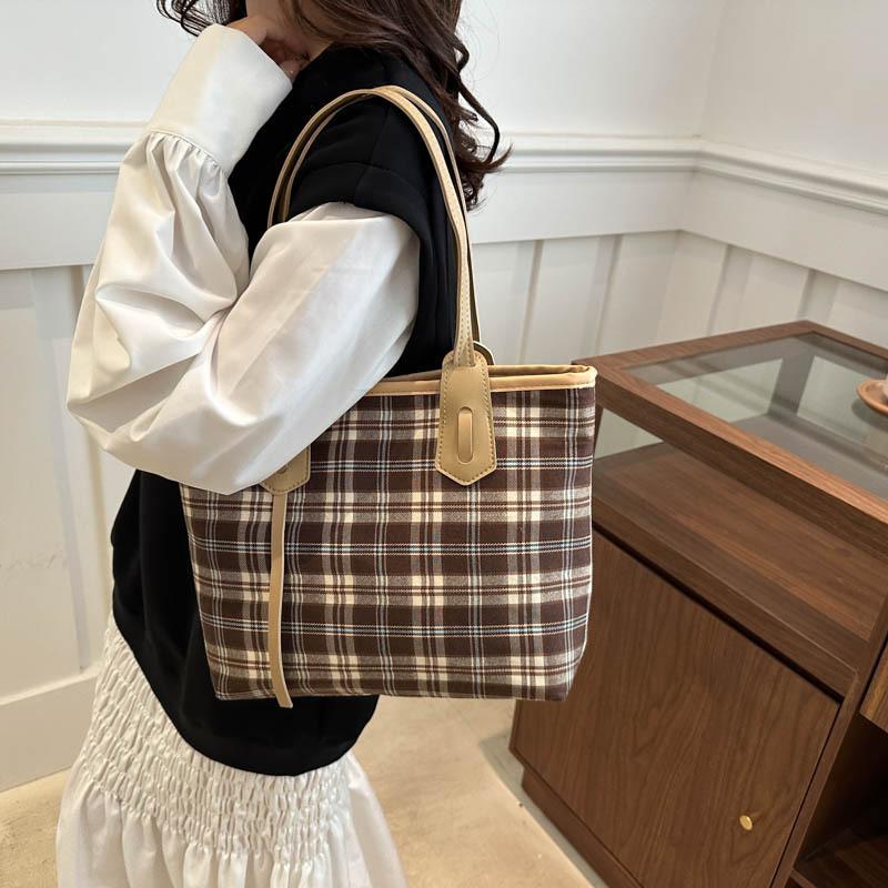 Large Capacity Stylish Women's Tote Bag Chic Plaid Design For Autumn Commute